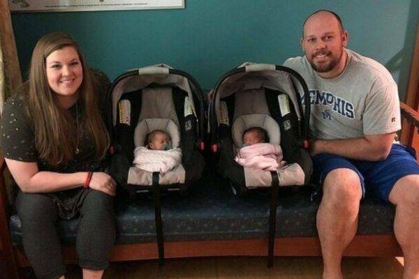 Trois paires de jumeaux conçus le même jour sont nés à 15 ans d'intervalle