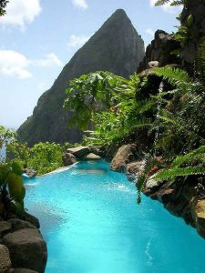 Une piscine aux Caraïbes