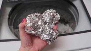 Papier d’aluminium dans la machine à laver?