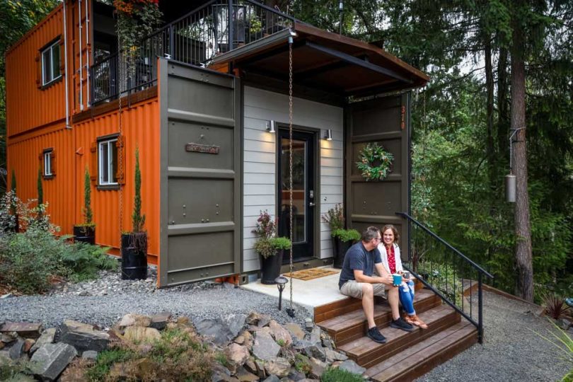 Un Couple Construit Une Maison De Conteneur D'expédition Incroyable Pour Une Vie Sans Dette