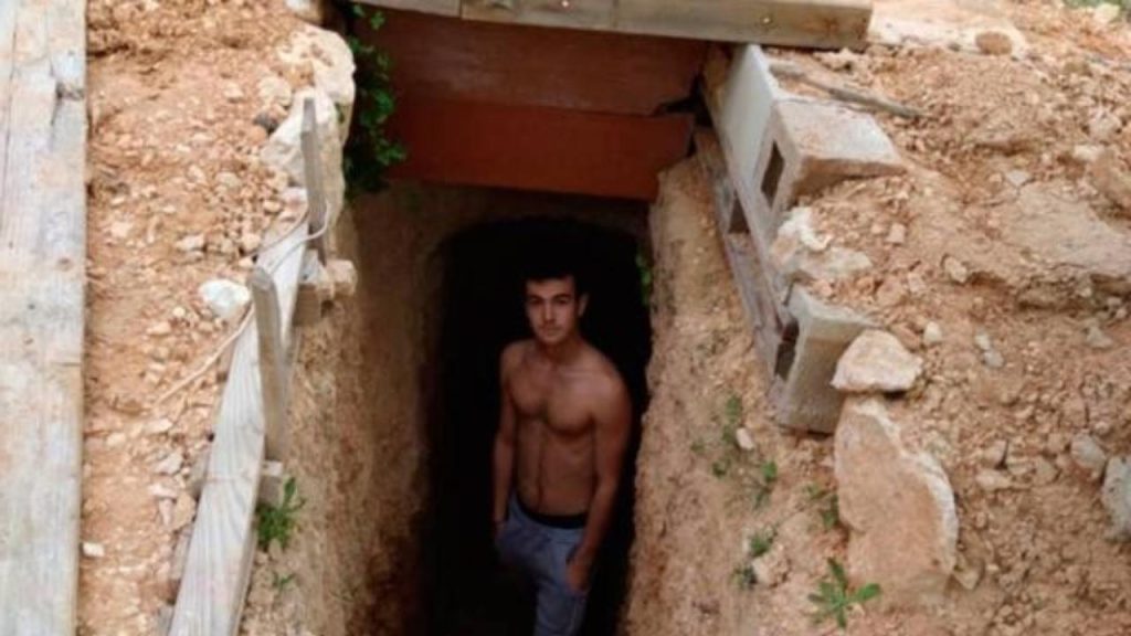 Cet adolescent passe six ans à creuser une maison souterraine dans le jardin suite à une dispute avec ses parents