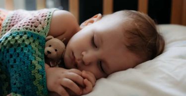 Je suis un expert du sommeil - les astuces qui aideront votre enfant à dormir partout