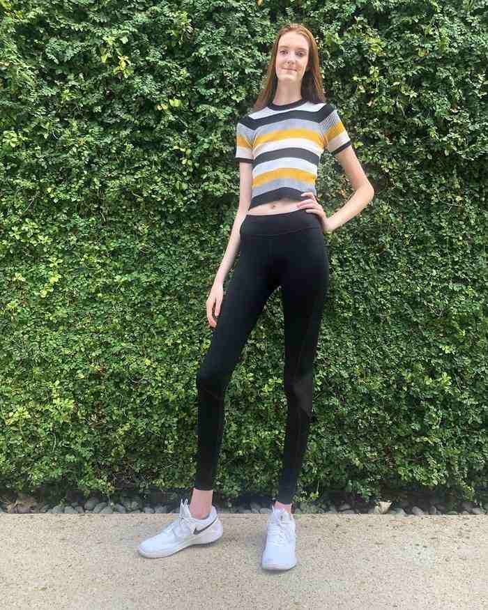 Une adolescente de 17 ans a les plus longues jambes du monde