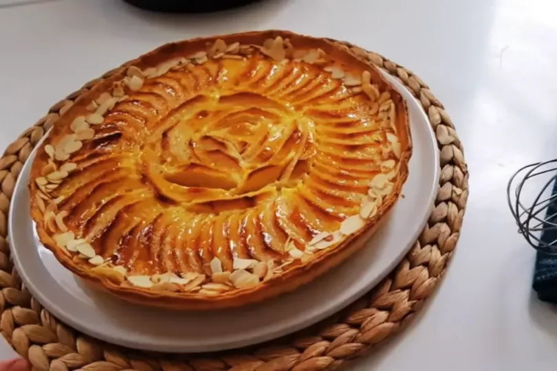 Recette facile de tarte aux pommes à la crème pâtissière