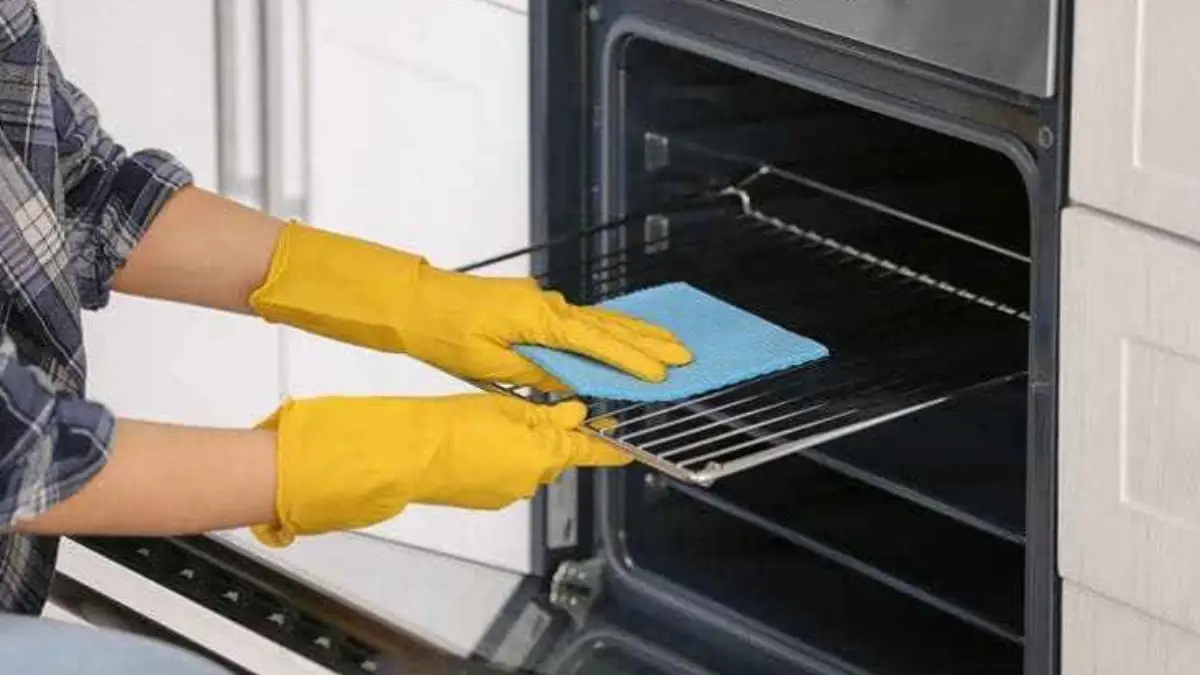 3 astuces pour nettoyer son four
