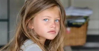 Surnommée la « plus belle fille au monde » à 10 ans à peine, voila à quoi elle ressemble aujourd’hui