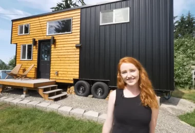 Une jeune fille de 23 ans passe 2 ans à construire sa petite maison de rêve